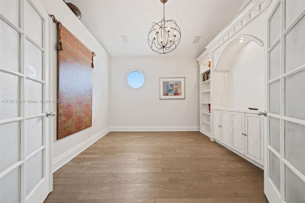 Chandelier, Empty room, Interior, Wood Texture Flooring