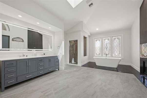 Bathroom, Dual Sink Vanities, Free Standing Baths, Interior, Recessed Lighting
