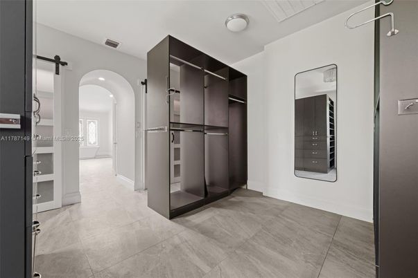 Interior, Walk-in Closets