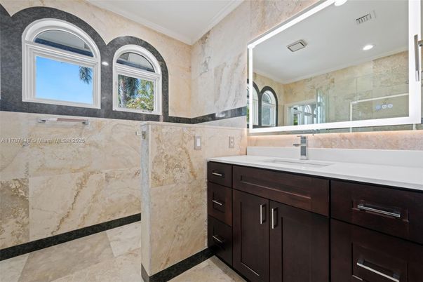 Bathroom, Interior, Recessed Lighting