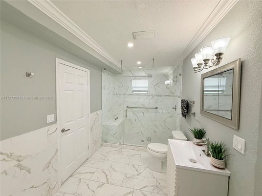 Bathroom, Interior, Marble, Marble Walls, Recessed Lighting