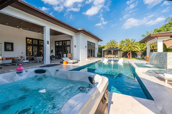 Exterior, Hot Tub, Pool