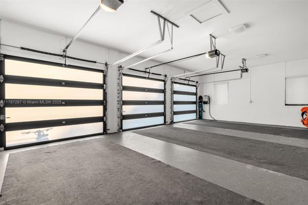 Garage, Interior