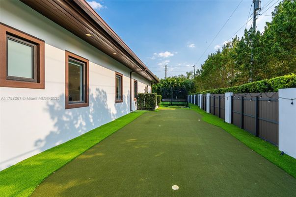 Backyard, Exterior