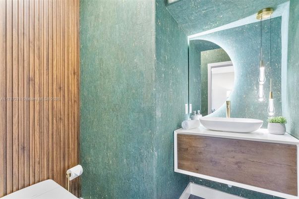 Bathroom, Interior