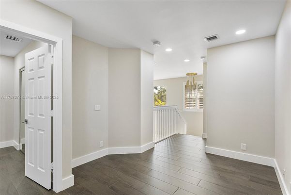 Interior, Pendant Lights, Recessed Lighting, Wood Texture Flooring