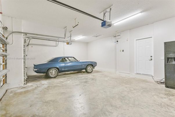 Garage, Interior