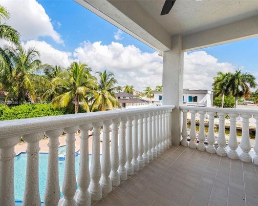 Exterior, Pool, Other