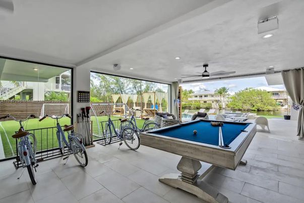 Billiard Table, Game Room, Interior, Recessed Lighting