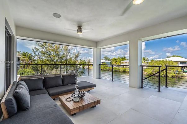 Interior, Living room, Sun Room, Water