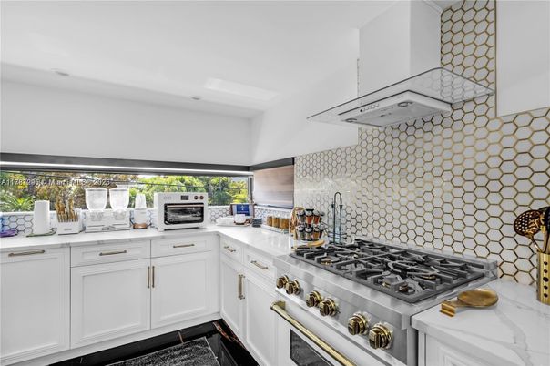 Interior, Kitchen, Stainless Steel Appliances