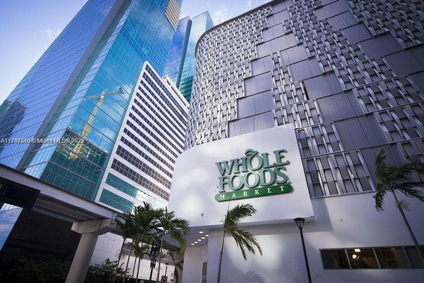 Exterior, Facade, Highrise