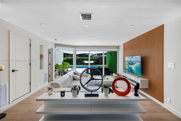 Interior, Living room, Recessed Lighting, Wood Texture Flooring
