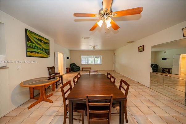 Dining room, Interior