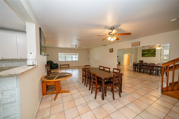 Dining room, Interior