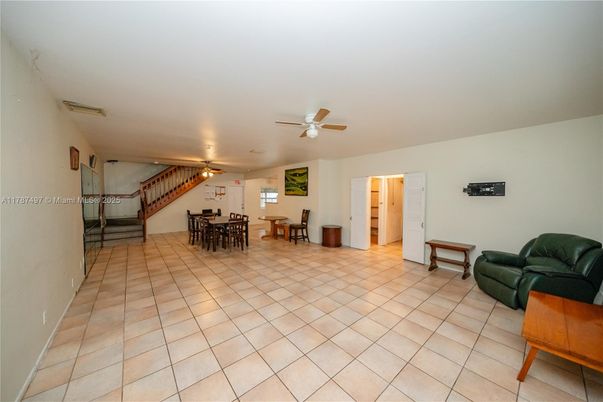 Dining room, Interior