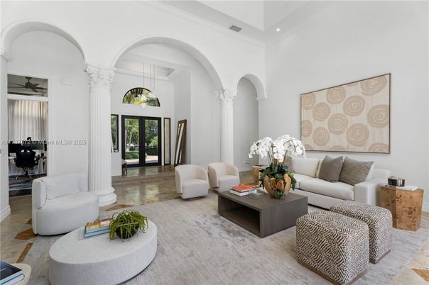 Interior, Living room, Pendant Lights, Recessed Lighting