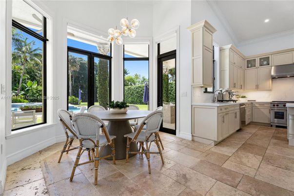 Dining room, Interior, Kitchen, Pendant Lights, Recessed Lighting, Stainless Steel Appliances