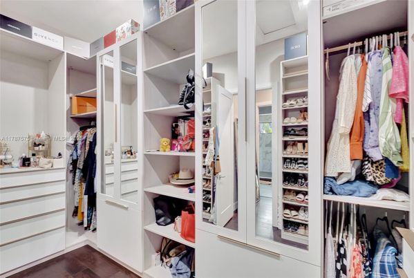Interior, Walk-in Closets