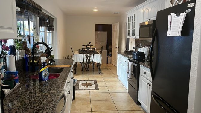 Dining room, Interior, Kitchen, Recessed Lighting