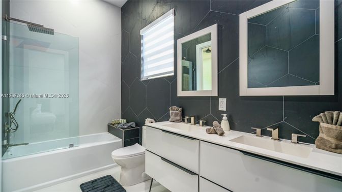 Bathroom, Glass Shower, Interior