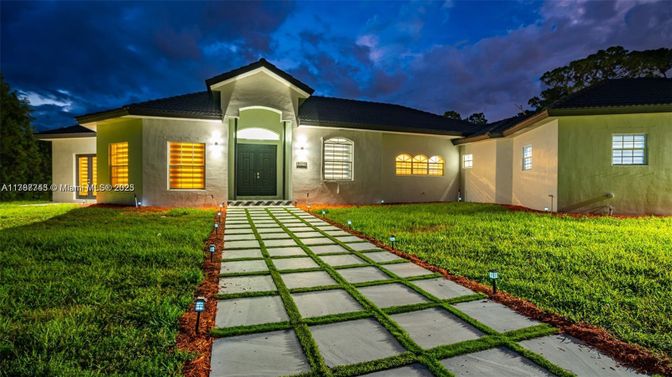 Backyard, Exterior, Facade, Spanish Mediterranean