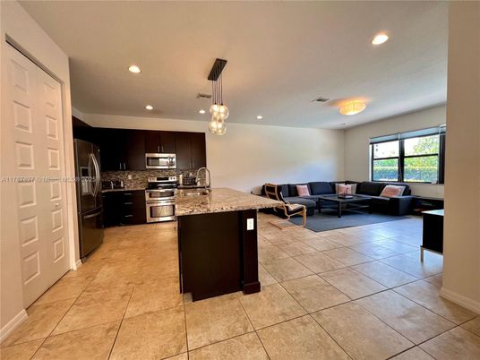 Interior, Kitchen, Living room, Pendant Lights, Recessed Lighting, Stainless Steel Appliances