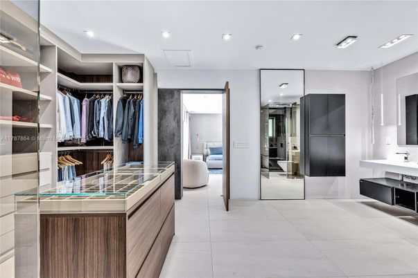 Interior, Recessed Lighting, Walk-in Closets