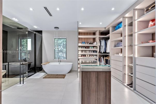 Bathroom, Dual Sink Vanities, Free Standing Baths, Interior, Recessed Lighting, Walk-in Closets
