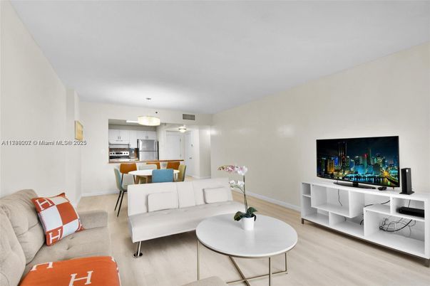 Dining room, Interior, Kitchen, Living room, Pendant Lights, Stainless Steel Appliances, Wood Texture Flooring
