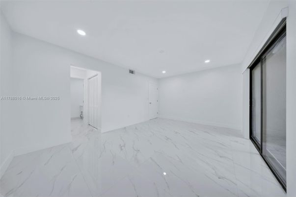 Empty room, Interior, Marble, Recessed Lighting