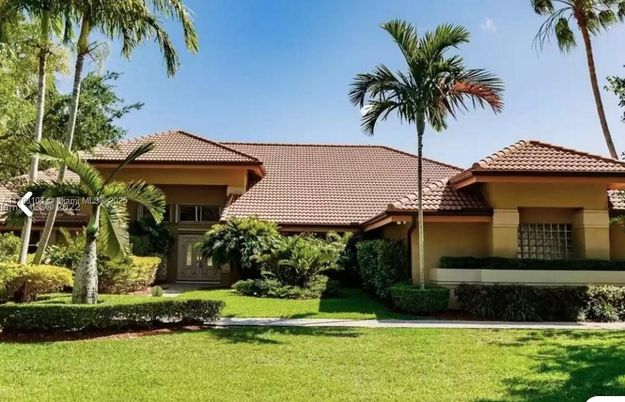 Backyard, Exterior, Facade, Mediterranean