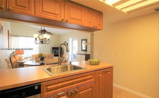 Chandelier, Dining room, Interior, Kitchen