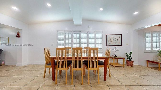 Dining room, Interior, Recessed Lighting