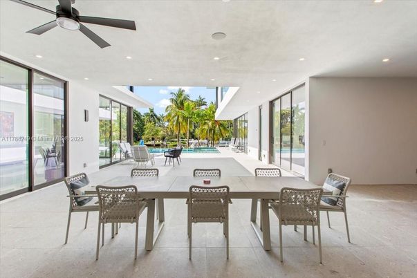Dining room, Interior, Pool, Recessed Lighting