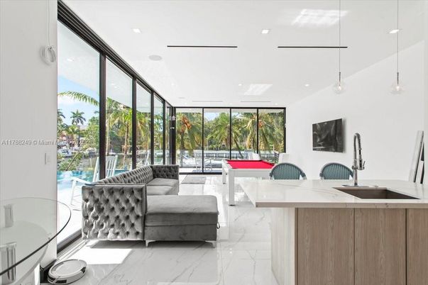 Interior, Living room, Marble, Pendant Lights, Recessed Lighting
