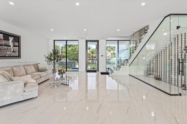Interior, Marble, Recessed Lighting, Wine Storage