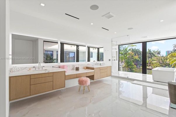 Bathroom, Dual Sink Vanities, Free Standing Baths, Interior, Marble, Recessed Lighting