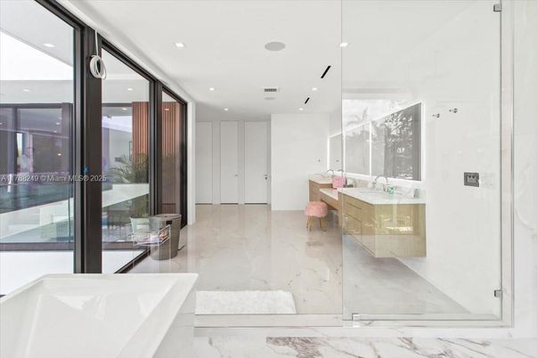 Bathroom, Free Standing Baths, Glass Shower, Interior, Marble, Recessed Lighting
