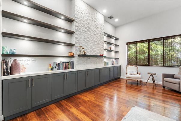 Interior, Recessed Lighting, Wood Texture Flooring