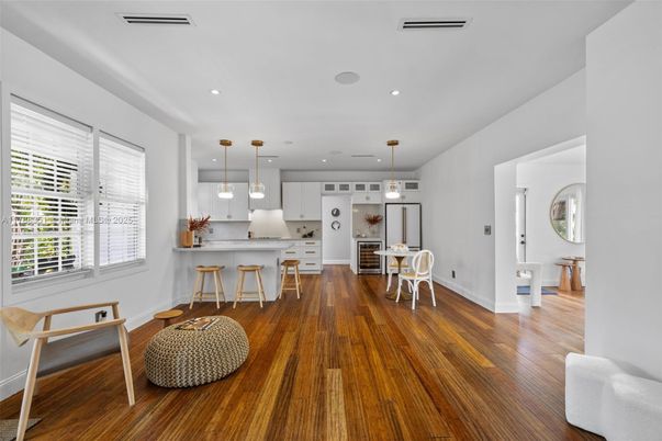 Dining room, Interior, Kitchen, Pendant Lights, Recessed Lighting, Wood Texture Flooring