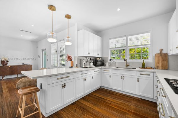 Interior, Kitchen, Pendant Lights, Recessed Lighting, Wood Texture Flooring