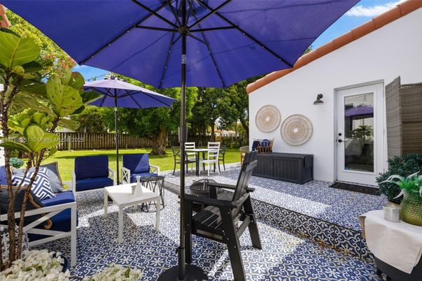 Backyard, Exterior