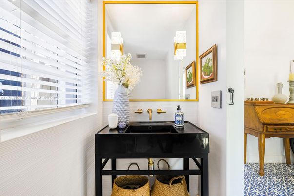 Bathroom, Interior, Pendant Lights