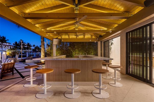 Exterior, Hot Tub