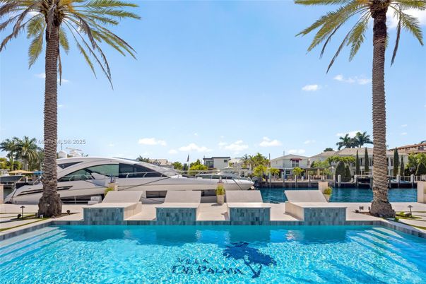 Exterior, Lake, Pool