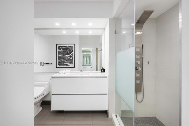 Bathroom, Interior, Recessed Lighting