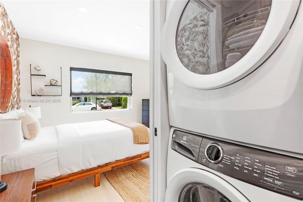 Bedroom, Interior, Recessed Lighting, Washer, Wood Texture Flooring