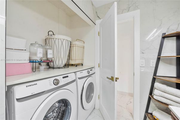 Interior, Marble, Utility Closets, Washer
