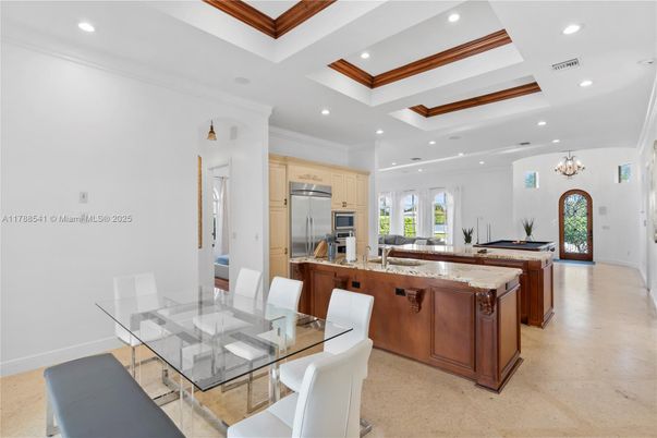 Chandelier, Dining room, Interior, Kitchen, Recessed Lighting, Stainless Steel Appliances